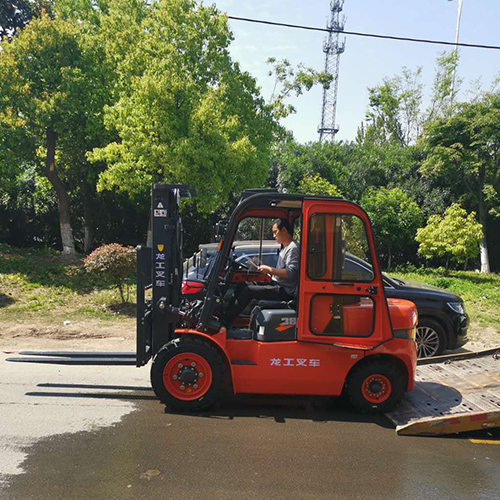 內燃叉車廠家直銷來電咨詢